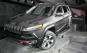 2014-Jeep-Cherokee-cover_edited-11