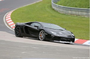 2015-lamborghini-aventador-sv-spy-shots_100428229_l