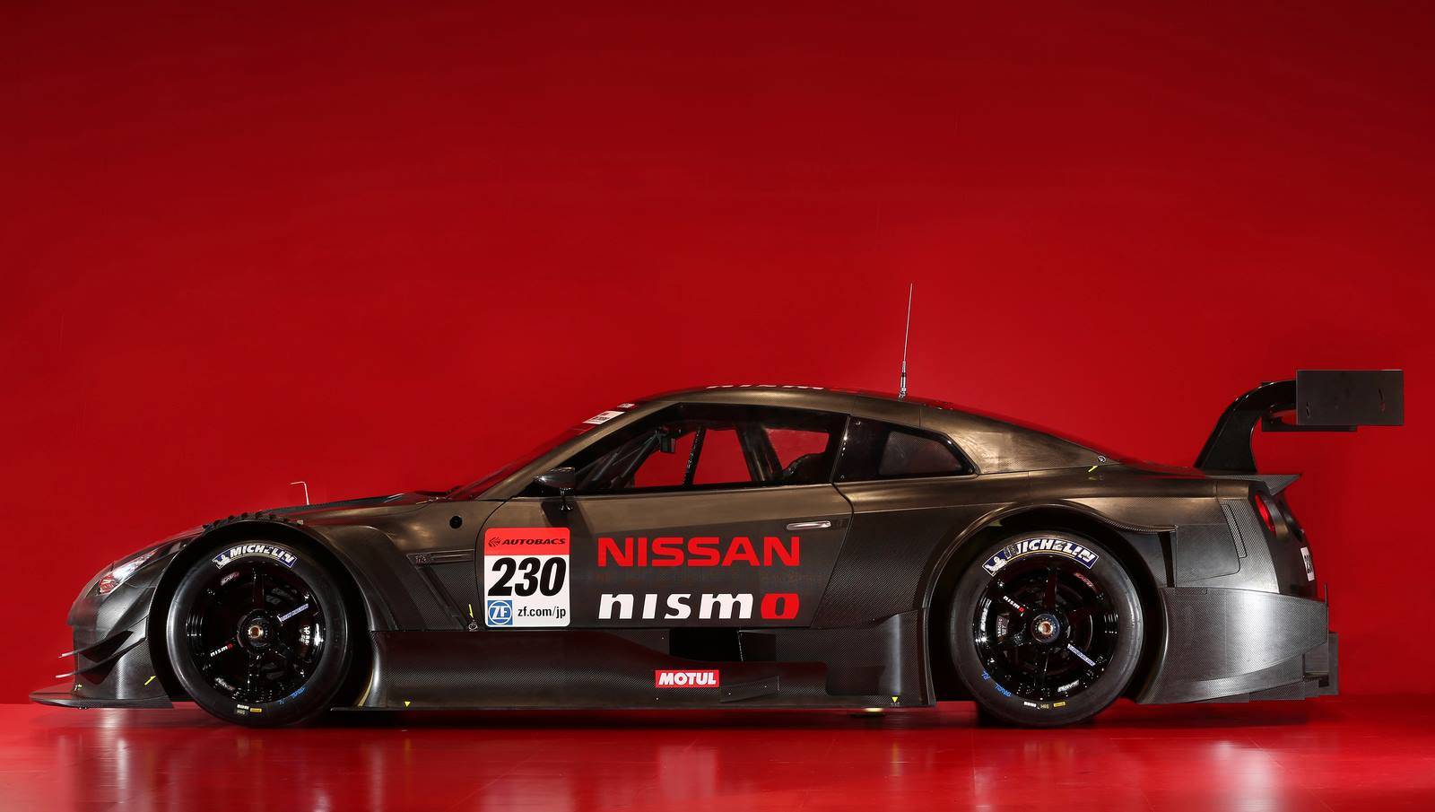 2014-nissan-gt-r-dtm-16.jpg