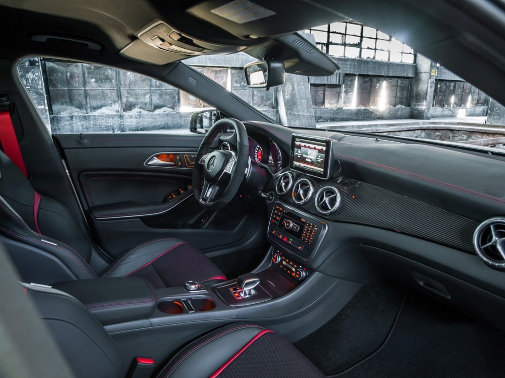 New-Mercedes-CLA-45-AMG-11[2]
