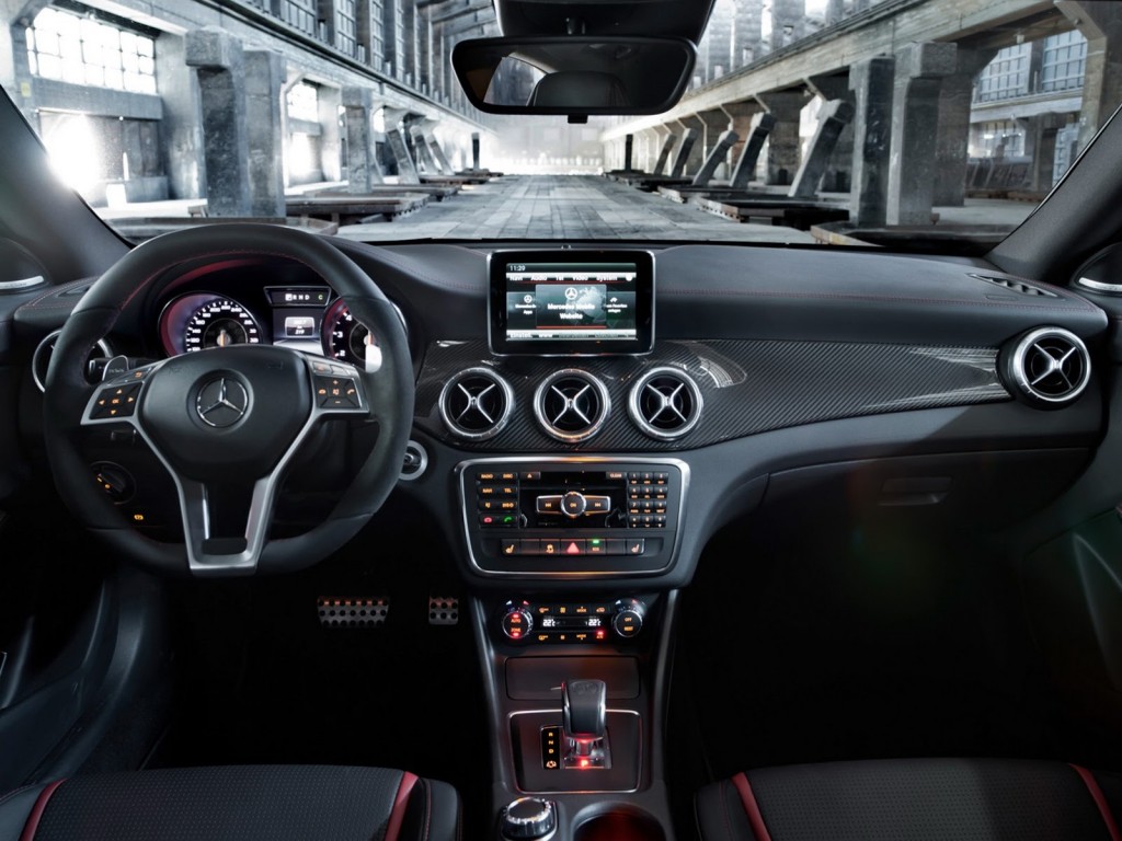 New-Mercedes-CLA-45-AMG-12[2]